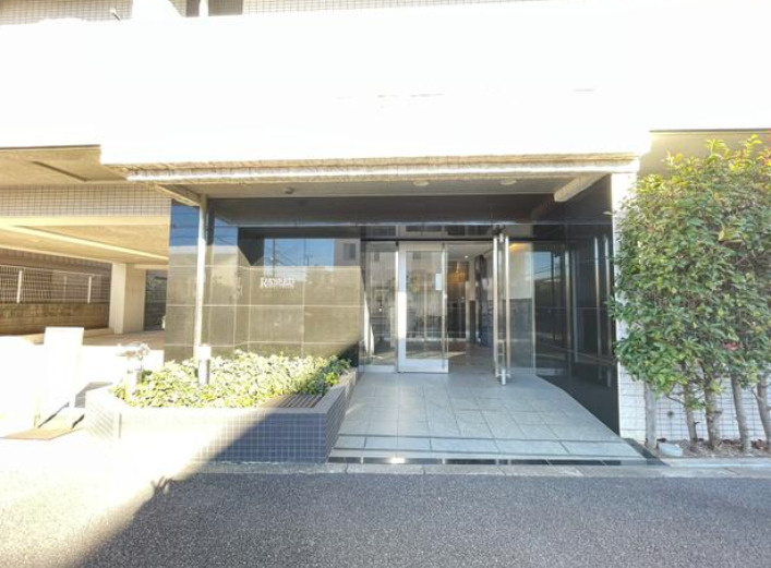 ラシード瑞江　6階　角　部屋　70.29㎡　リ　ノベーションのエントランス