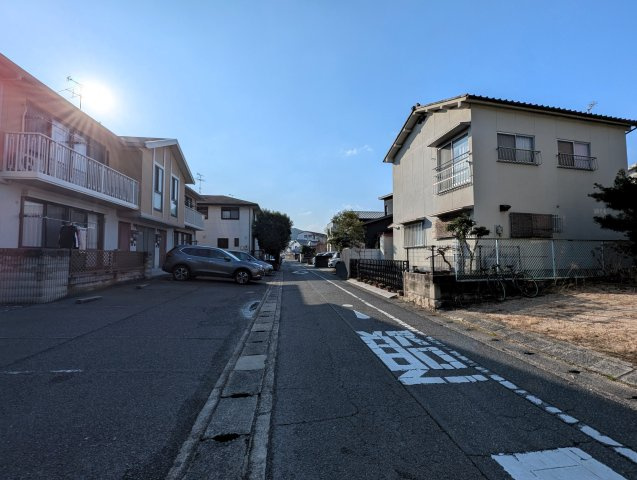 【建築条件なし　中区国富　土地】の前面道路含む現地写真|陽当たり良好です。