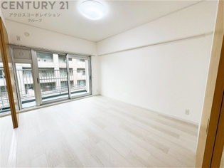 リラックスできるプライベート空間で、快適な睡眠をサポート。個人の好みに合わせたインテリアや寝具で心地良さを追求。プライベートな時間を過ごし、リフレッシュする場所におすすめです。