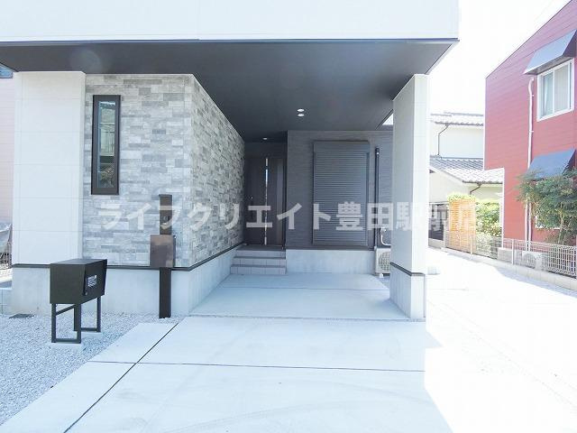 Kolet日野の駐車場