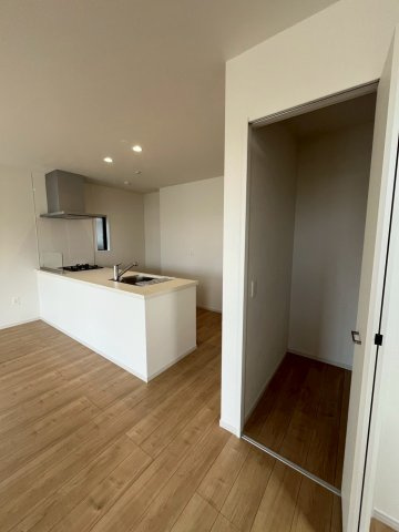 堺市北区野遠町　新築戸建て全一棟の収納|リビング収納　クローゼット仕様になっています