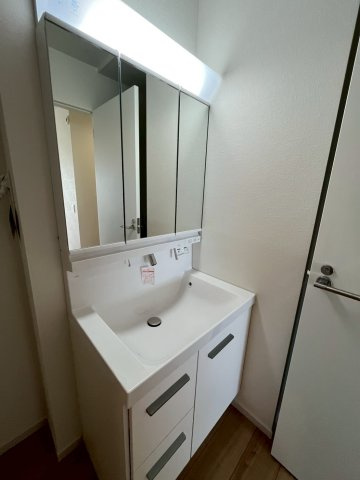 堺市北区野遠町　新築戸建て全一棟の独立洗面台|お掃除もしやすいタイプの洗面台です