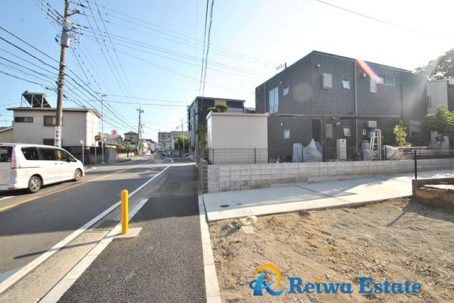 新築戸建　茅ヶ崎市茅ヶ崎の前面道路含む現地写真