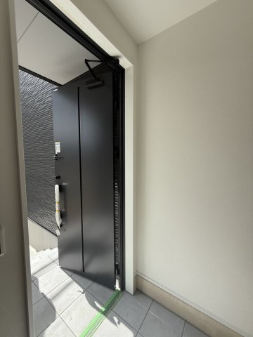 【玄関】 | 滝寺建売 | ※写真はクリーニング前です。