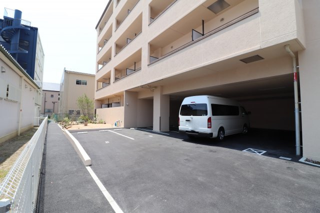 ルマルシェ下穂積の駐車場