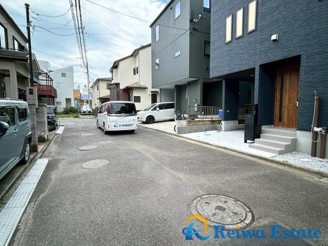 新築戸建　茅ヶ崎市松尾の前面道路含む現地写真