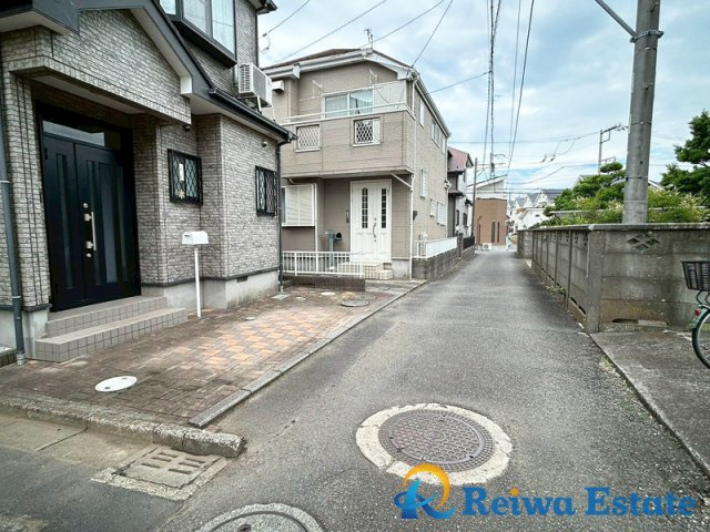 新築戸建　茅ヶ崎市松尾の前面道路含む現地写真