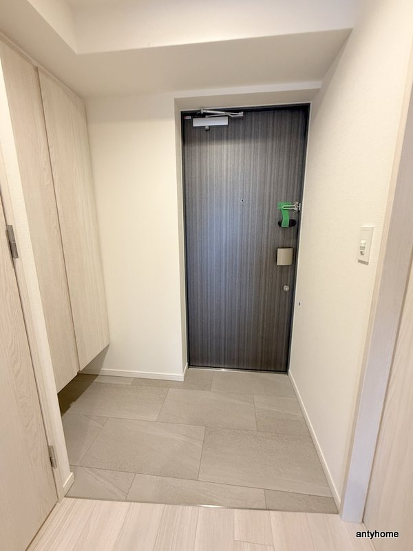 アーバングランデ新大阪　仲介手数料無料の玄関