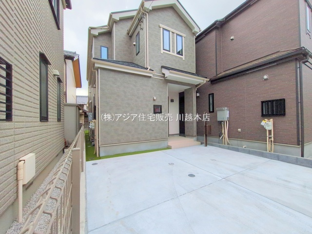 月々7万円台～　新築戸建　川越市岸町　6期の外観|3号棟　外観　カースペース