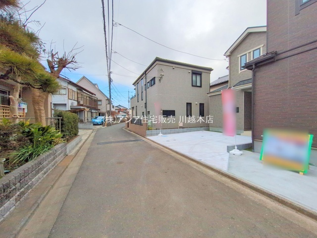 月々7万円台～　新築戸建　川越市岸町　6期の前面道路含む現地写真|2号棟　前面道路：北側4.0ｍ公道、西側4.0ｍ公道