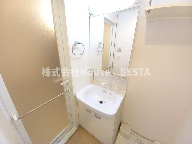 アドバンス三宮シュロスの独立洗面台