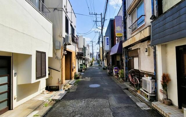 西鶴間１丁目住居付店舗の外観