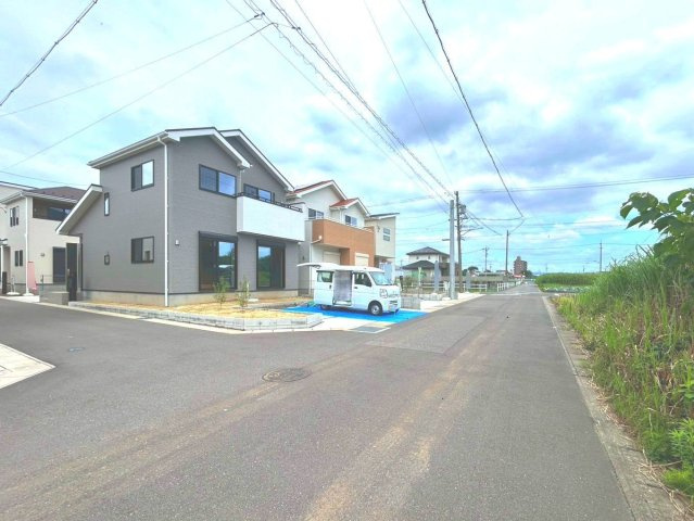 新築戸建　江南市宮後町砂場東　全10区画分譲の前面道路含む現地写真|現地の前面道路の写真です。