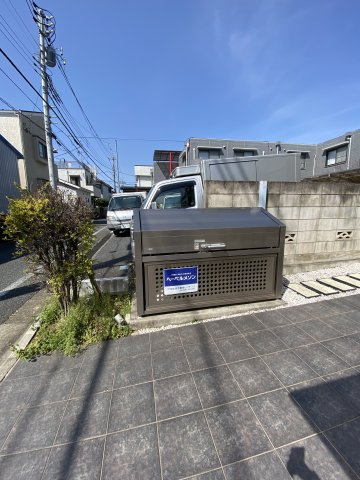 【設備】 | ルージュ・レーヌ | 敷地内ゴミストッカー