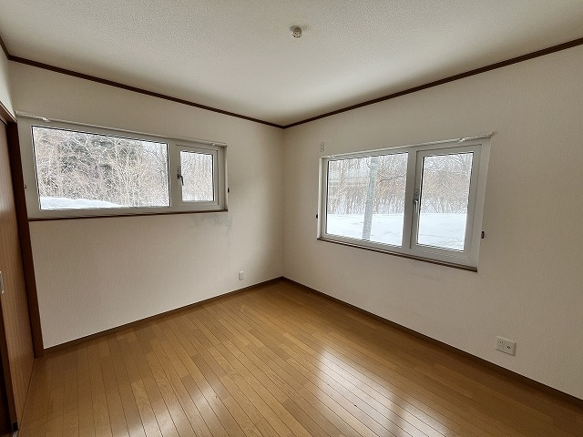 米沢市東一丁目14-1の洋室|落ち着いた色調の洋室です