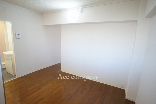 【内装】 | メガロコープ平野1号棟 | 【キッチンスペース：5帖】
