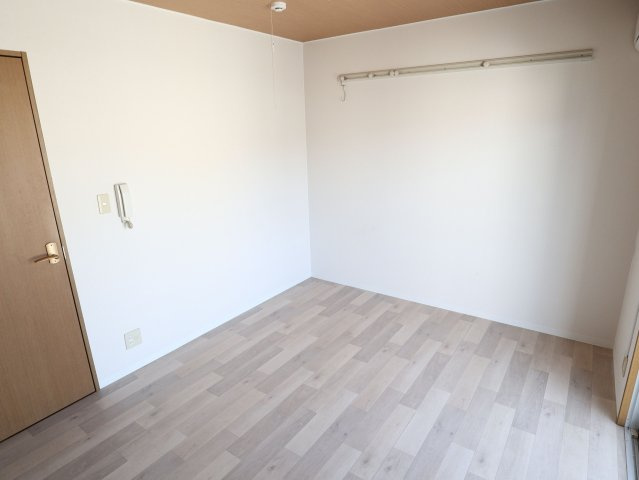 第5おおぎビルの洋室