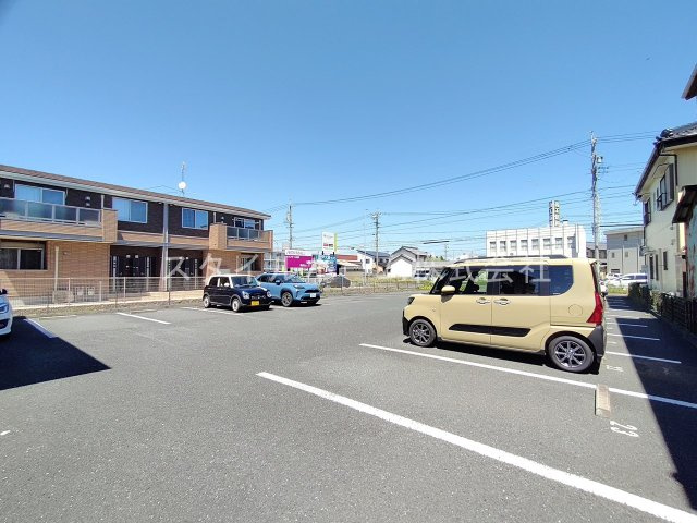 リビングタウン下地Ⅱ　Aの駐車場