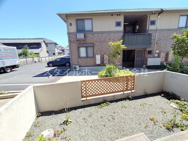 リビングタウン下地Ⅱ　Aの庭