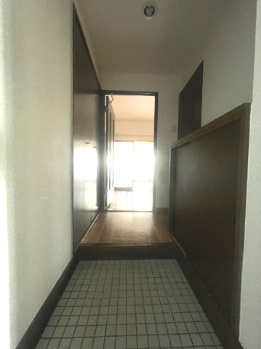 メゾンドタナカの玄関