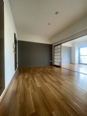 メゾンドタナカの居間・リビング