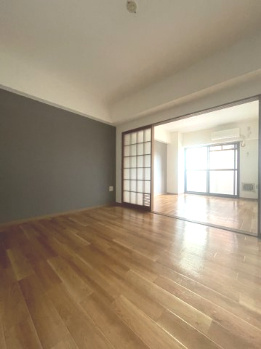 メゾンドタナカの居間・リビング