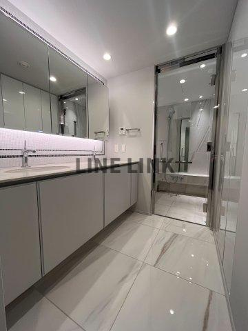 三田ガーデンヒルズイーストヒルの独立洗面台