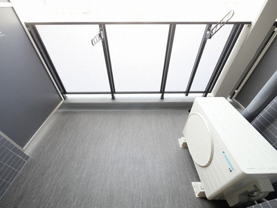 【バルコニー】 | Quintet NAMBA | お洗濯にも便利なバルコニー付き