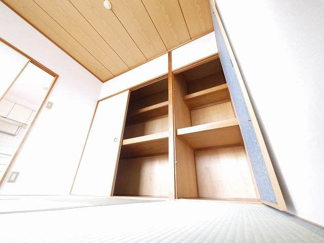 タワーア・ラ・モードの収納|たっぷりとした収納スペースです