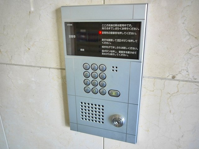 タワーア・ラ・モードのセキュリティ|インターホンついています