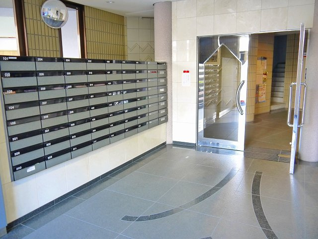 タワーア・ラ・モードのその他共用部分|宅配ボックスです