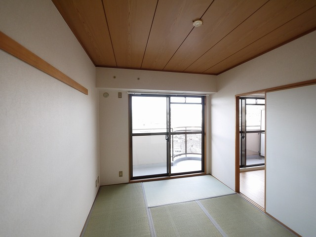 タワーア・ラ・モードの和室|明るい和室です