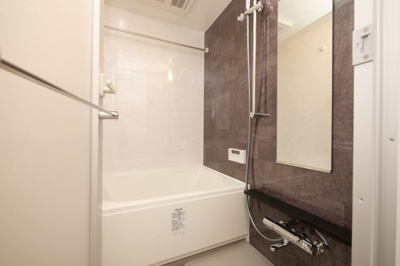 【浴室】 | ルフォンプログレ堺筋本町タワーレジデンス | 落ち着いた空間のお風呂です