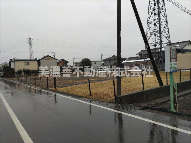 ６４８２１　関市下有知土地の外観