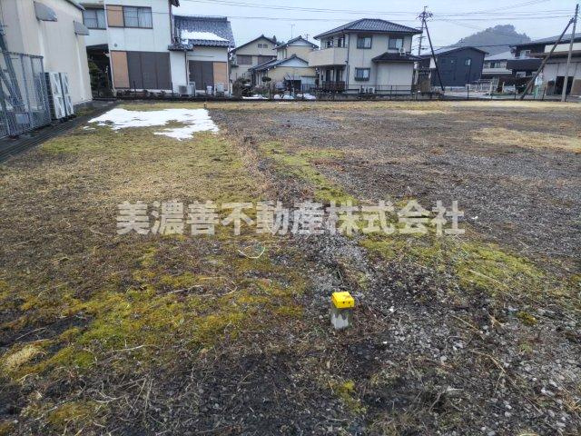 ６４８２１　関市下有知土地の外観