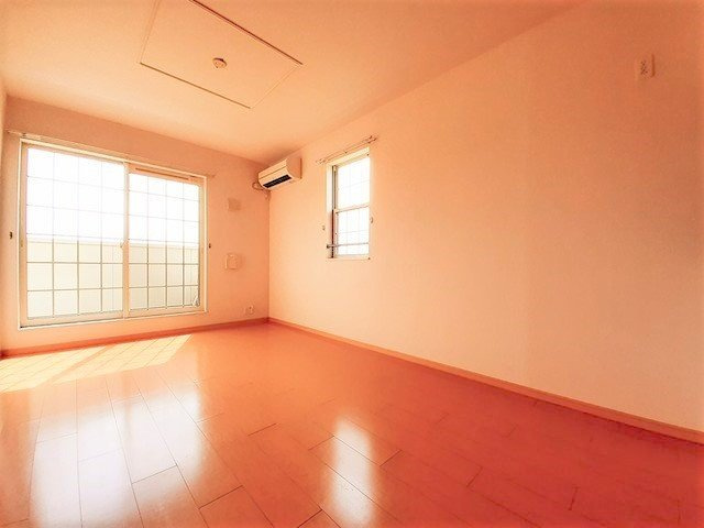 メロウ　アヴェニューＢの居間・リビング