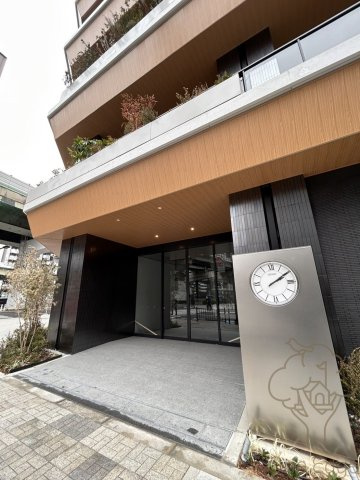 コンフォリア・リヴ本町ＷＥＳＴ Ｑのエントランス
