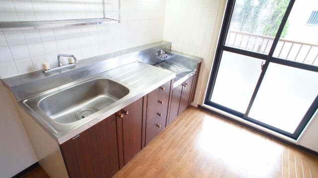 クレセントフジBのキッチン