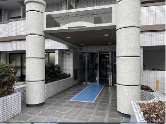 13-7のエントランス