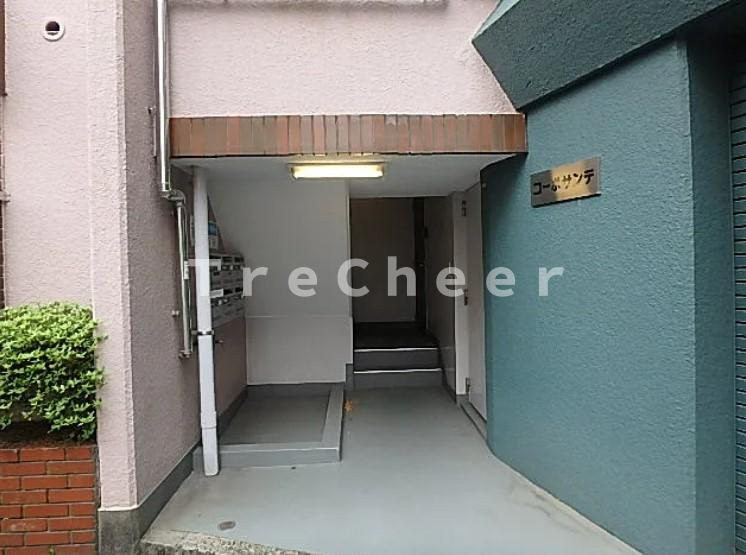 コーポサンテのエントランス