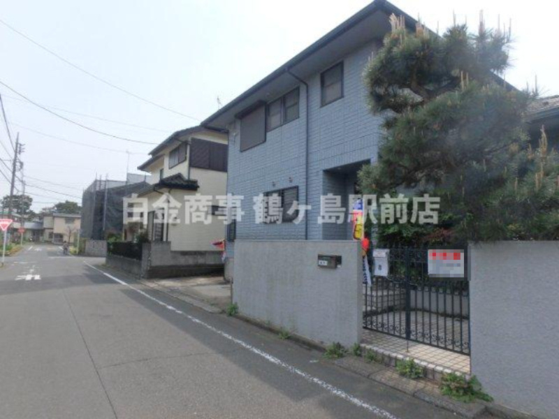 川越市かすみ野中古戸建の前面道路含む現地写真