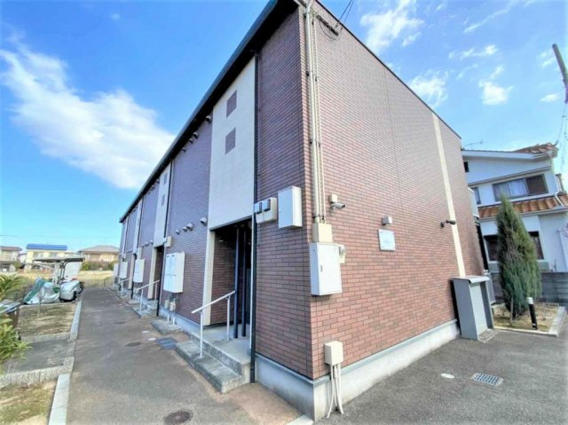 加古川市平岡町新在家１丁目のアパートの外観