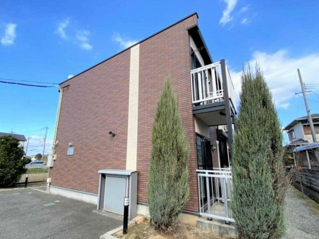 加古川市平岡町新在家１丁目のアパートの外観