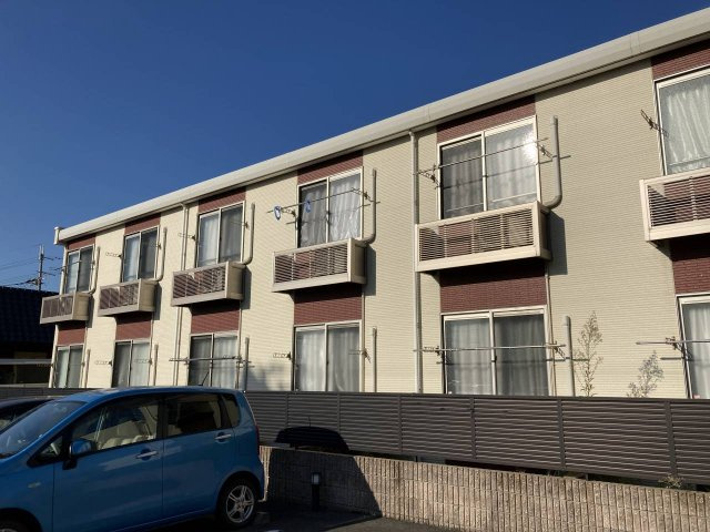 加古川市西神吉町岸のアパート