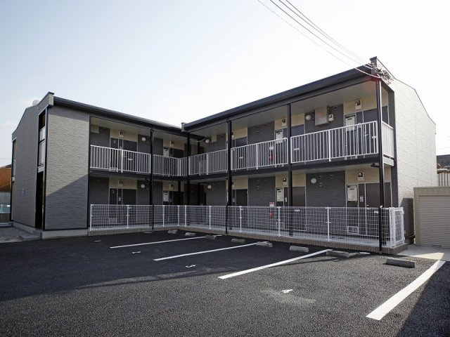 加古川市加古川町本町のアパートの外観