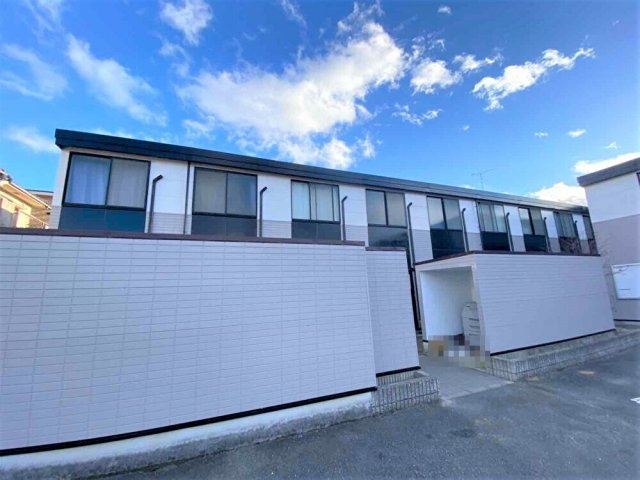 加古川市平岡町新在家１丁目のアパートの外観