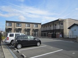 レオパレスＹｓ　ＣＯＵＲＴの駐車場