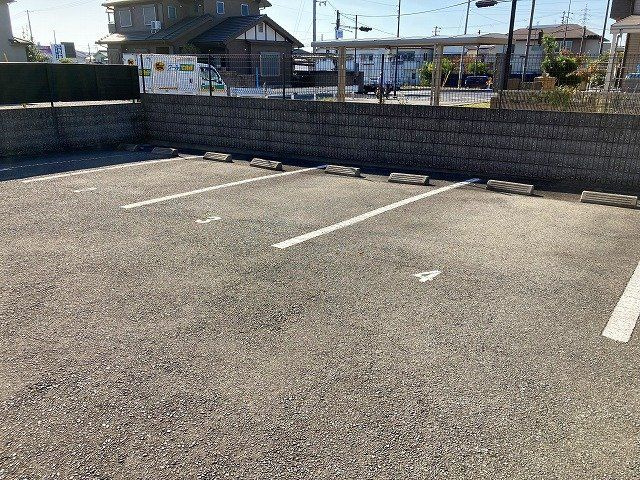 レオパレスＹＯＳＨＩＮＯの駐車場