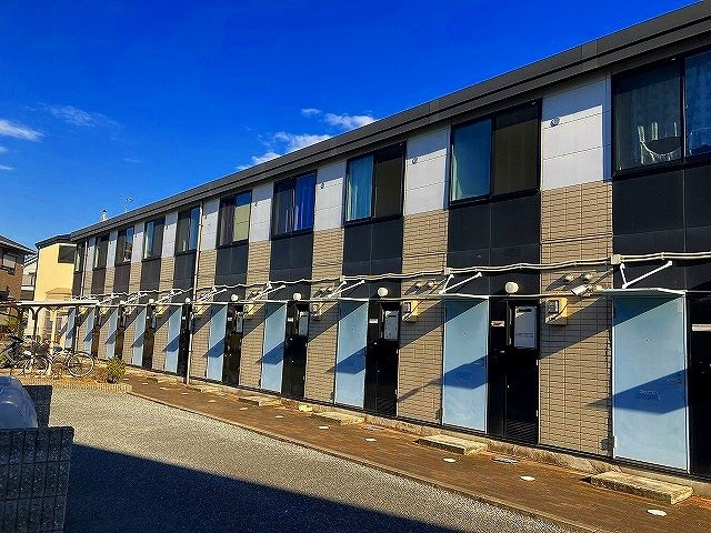 加古川市東神吉町西井ノ口のアパートの外観