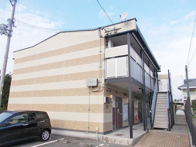 加古川市米田町平津のアパートの外観